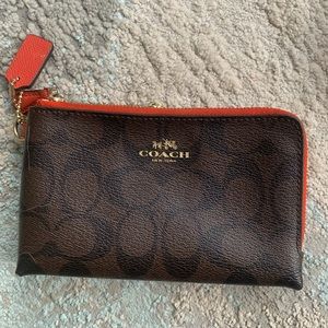 Double Corner Zip Wristlet